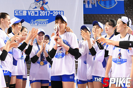 180327YW77.jpg