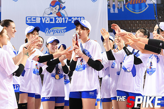 180327YW76.jpg