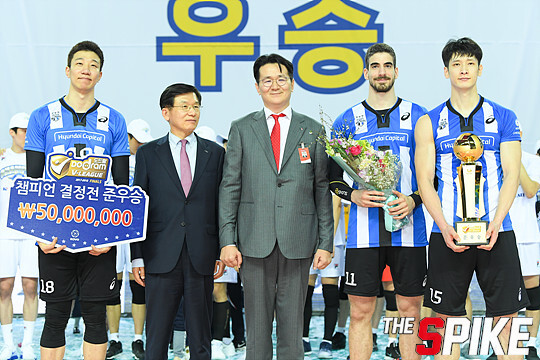 S180330YW76.jpg