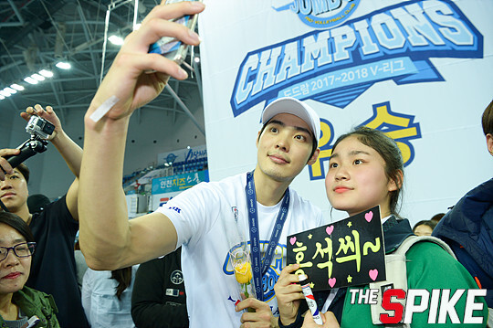 S180330YW36.jpg