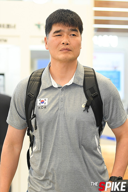 S180612YW24.jpg