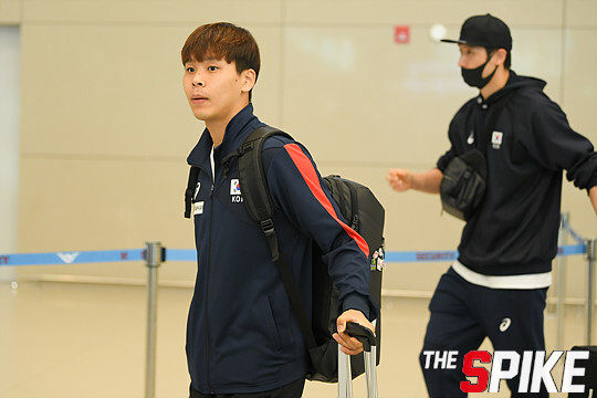 S180612YW17.jpg