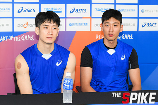 S1806014YW16.jpg
