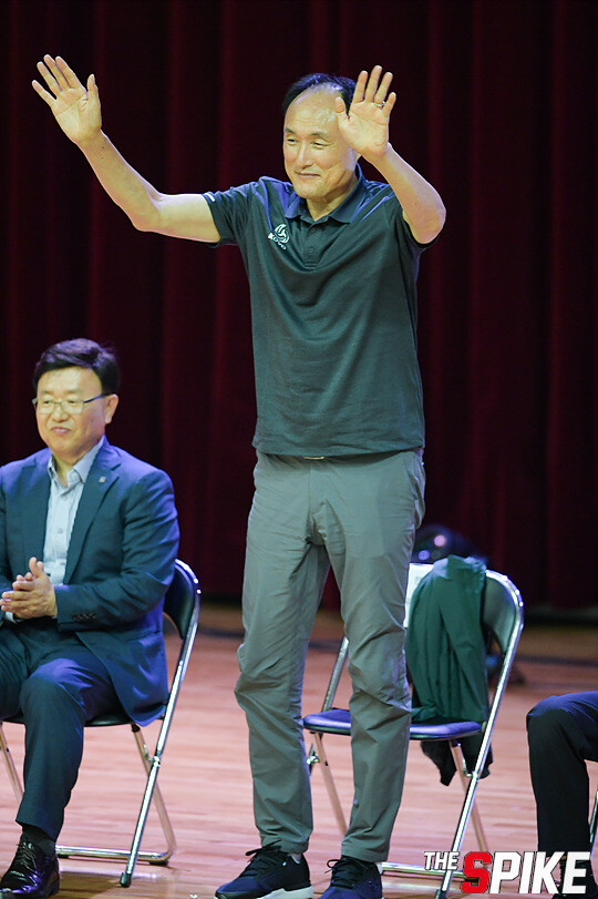 S180726YW482.jpg