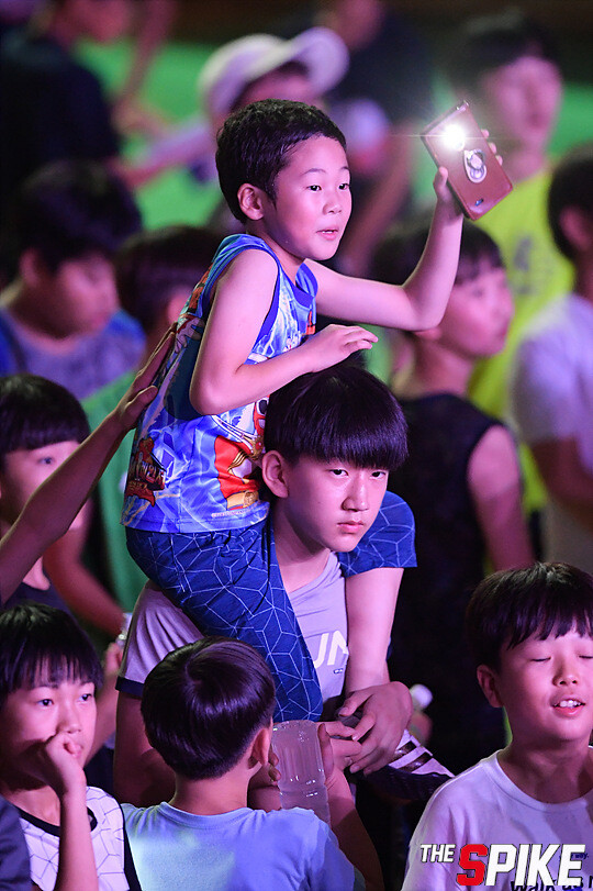 S180726YW403.jpg