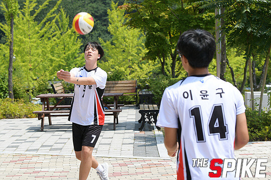 S180727YW48.jpg