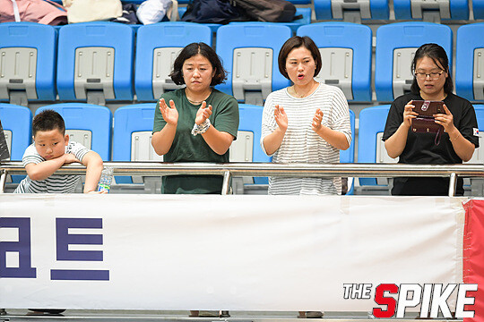 S180727YW743.jpg
