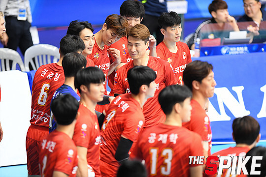 S180909YW605.jpg