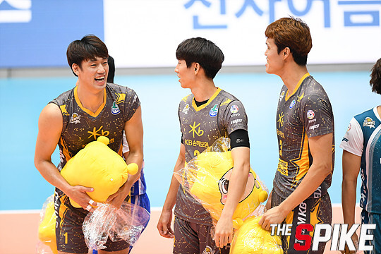 S180909YW608.jpg