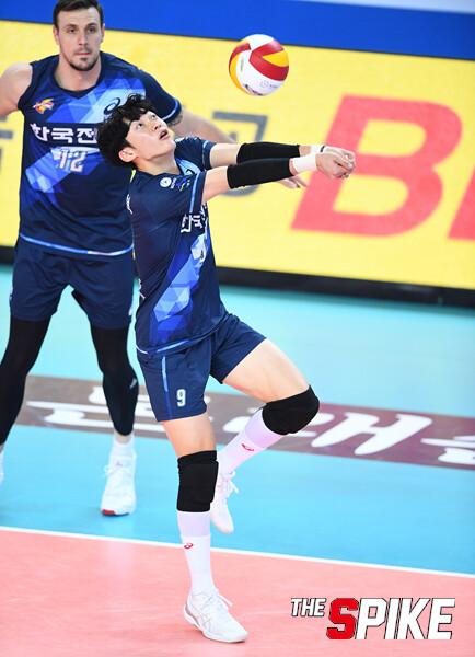 MBJ_0409_1.jpg