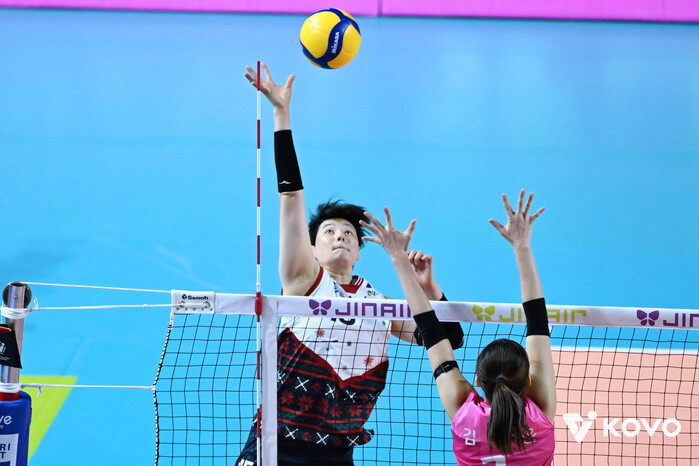 카리 23점 현대건설, 흥국생명에 3-0 승 2R 맞대결 패배 설욕